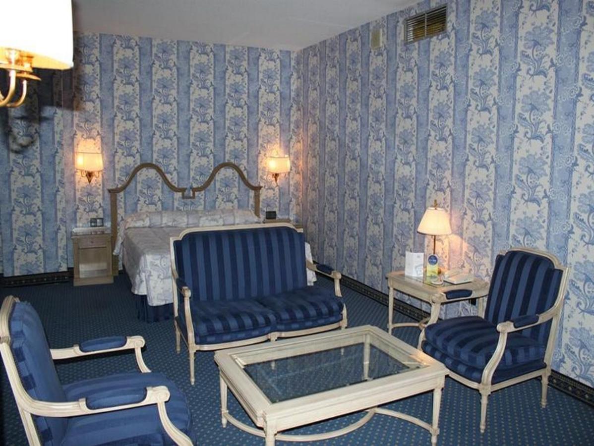 Hotel Ebora By Vivere Stays タラベラ・デ・ラ・レイナ エクステリア 写真