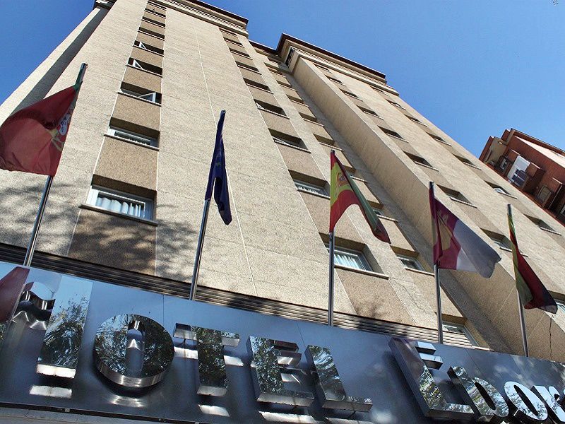 Hotel Ebora By Vivere Stays タラベラ・デ・ラ・レイナ エクステリア 写真