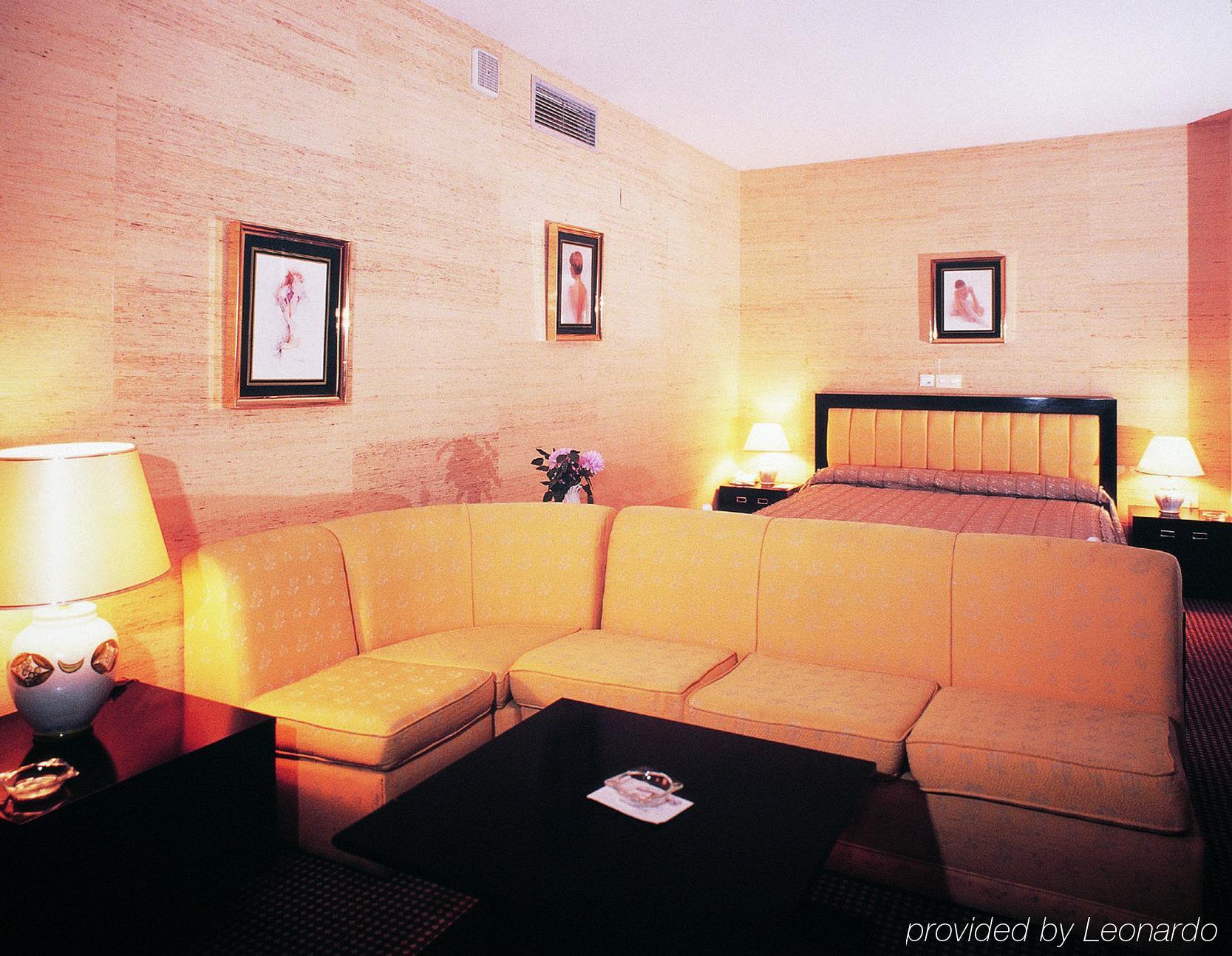 Hotel Ebora By Vivere Stays タラベラ・デ・ラ・レイナ 部屋 写真